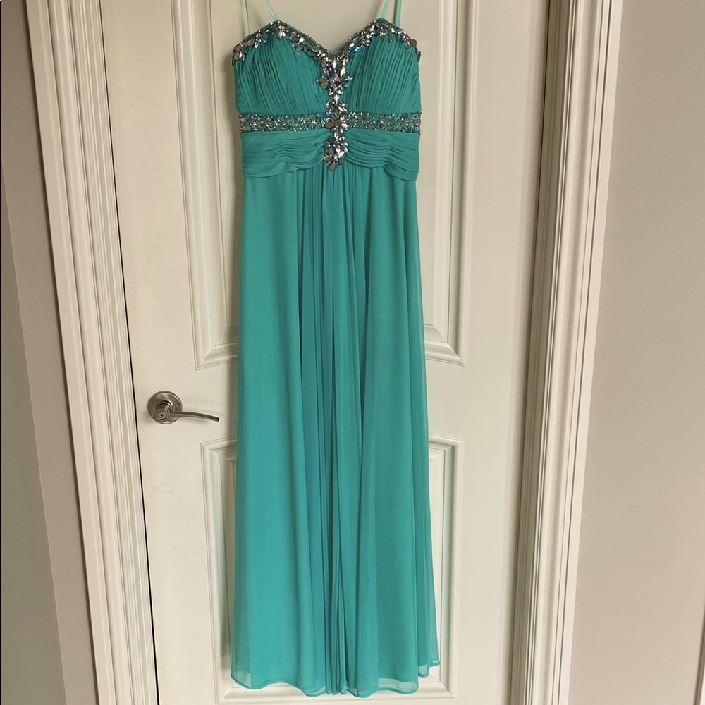 Elegant Turquoise Evening Gown
